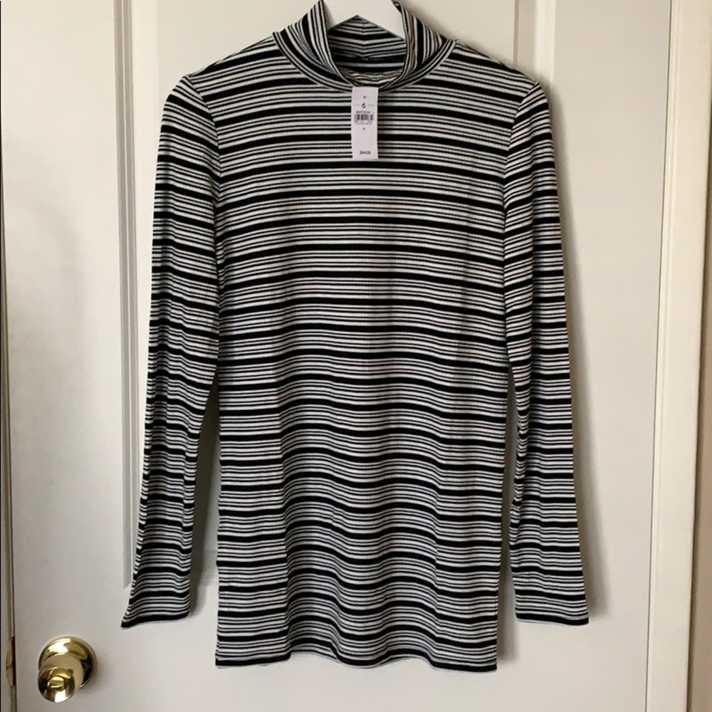 Lou and grey mock neck top